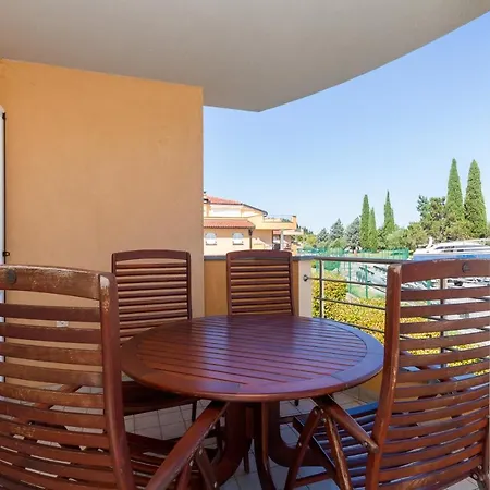Maestral 513 In Marina By Locap Group Apartman